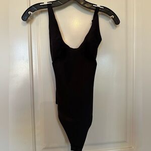 NWT SKIMS Plunge bodysuit